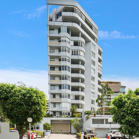 Lavish 3-Bed With Wraparound Balcony And Pool Apartment Brisbane Ngoại thất bức ảnh
